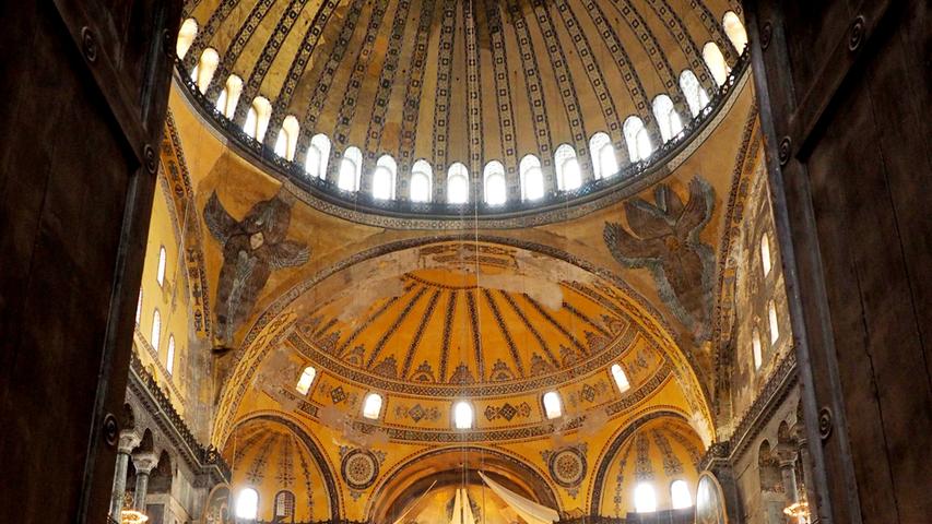 Die Hagia Sophia öffnet Ihre Tore.