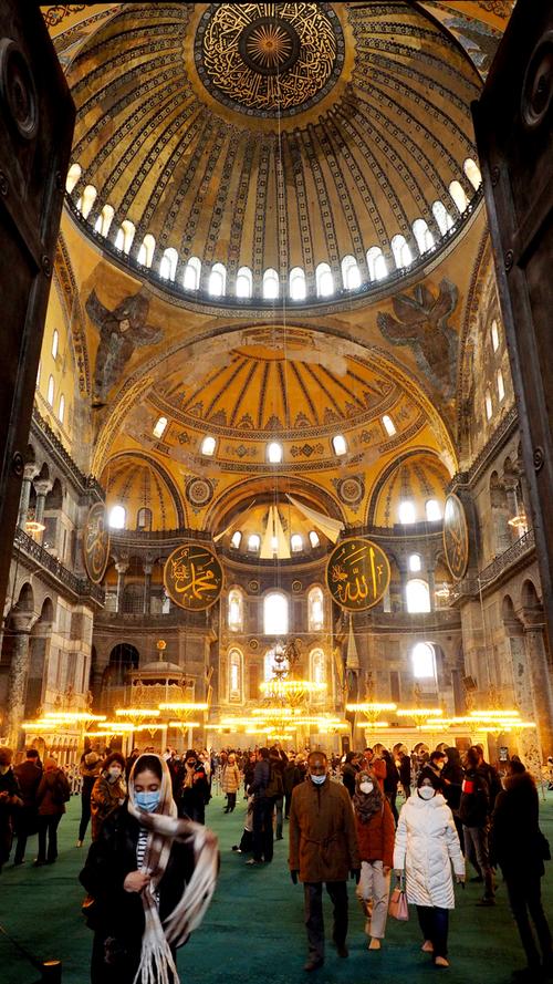 Die Hagia Sophia - im Sommer völlig überrannt, im Winter ist nichts los. Die spannende Reisereportage zu dieser Bildergalerie lesen Sie hier in unserem Premium-Portal nn.de