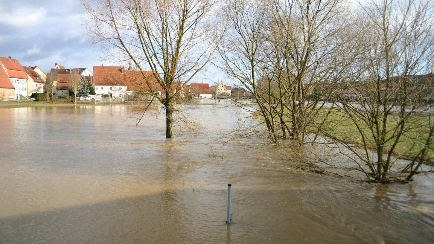 Das Ingenieurbüro Völker hat für die Marktgemeinde Pleinfeld ein Modell berechnet, wo die Gefahr von Sturzfluten bestehen könnte. Anders als bei Flusshochwässern müssen sich Kommunen um Sturzfluten und ihre Folgen selber kümmern.
