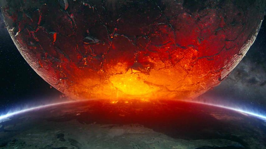 Mit Katastrophenfilmen hat sich Regisseur Roland Emmerich in Hollywood einen Namen gemacht. Im neuesten Streifen "Moonfall" droht der Mond mit der Erde zu kollidieren. Mit Katastrophenfilmen hat sich Regisseur Roland Emmerich in Hollywood einen Namen gemacht. Im neuesten Streifen "Moonfall" droht der Mond mit der Erde zu kollidieren.