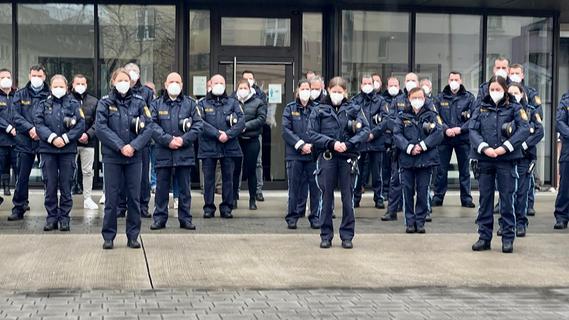 #zweivonuns: Bayerische Polizei trauert um erschossene Kollegen aus Kusel