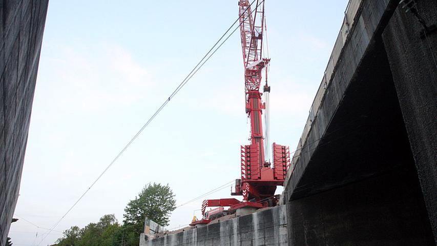 Im Anschluss wurde der Ostteil der Brücke vom August 2011 bis zum August 2014 komplett neu errichtet.