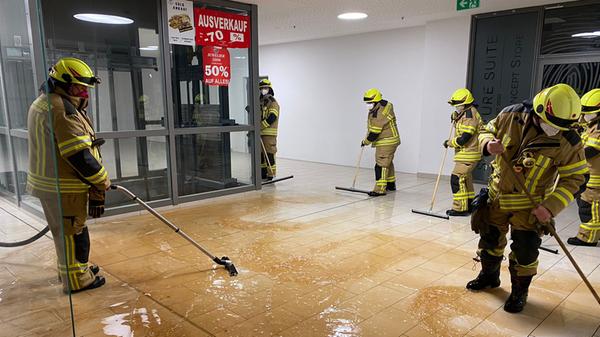 20220205 - Wasser in Valentinspassage - 03.jpeg