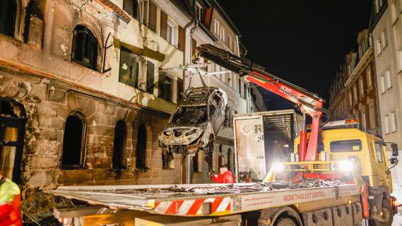 Lkw ist im Ausland zugelassen: Wer zahlt den Betroffenen in Fürth nun den Schaden?