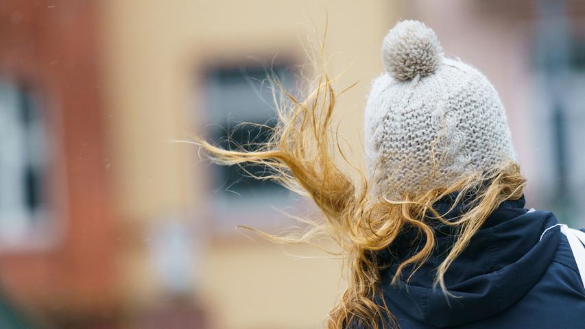 Hält eine Mütze auf dem Kopf im Winter wirklich gesund?