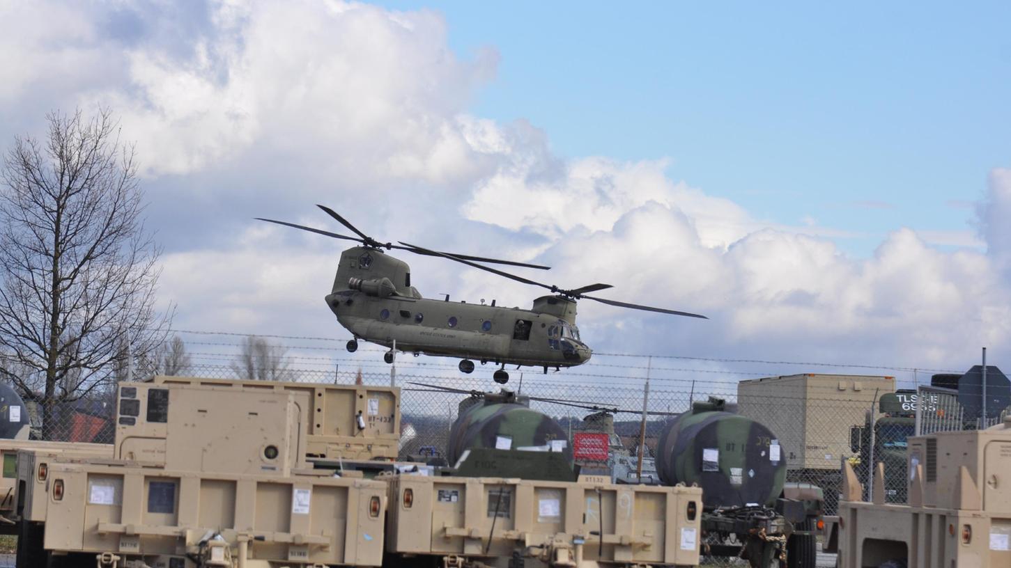 Werden Chinook-Hubschrauber der US-Army und Militärfahrzeuge auch aus Illesheim Richtung NATO-Ostflanke geschickt?