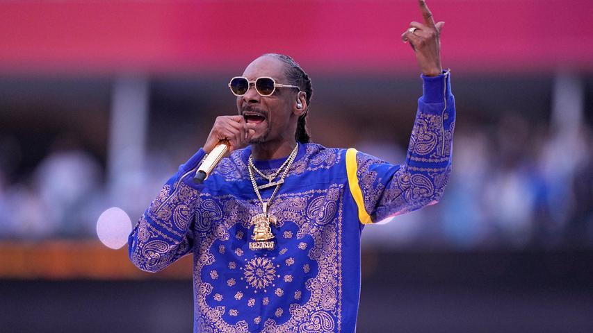 Rapper Snoop Dogg tritt in den Rams-Farben Blau und Gelb auf - sicher kein Zufall, kommt der 50-Jährige doch aus Long Beach, einer Stadt im Großraum Los Angeles.