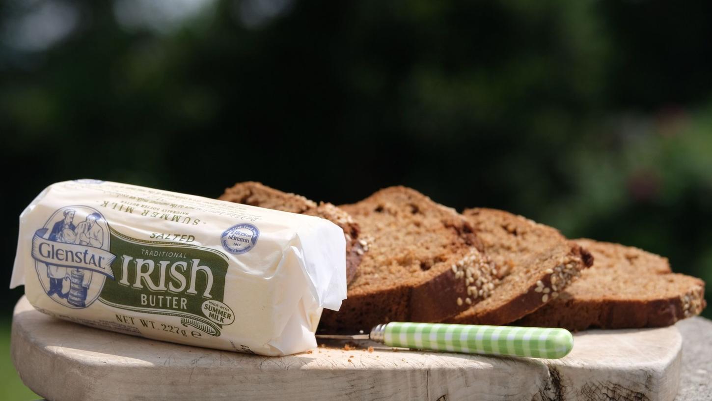 Irische Butter, die im Inland verkauft wird, ist immer salzig. In Deutschland werden auch ungesalzene Produkte angeboten.