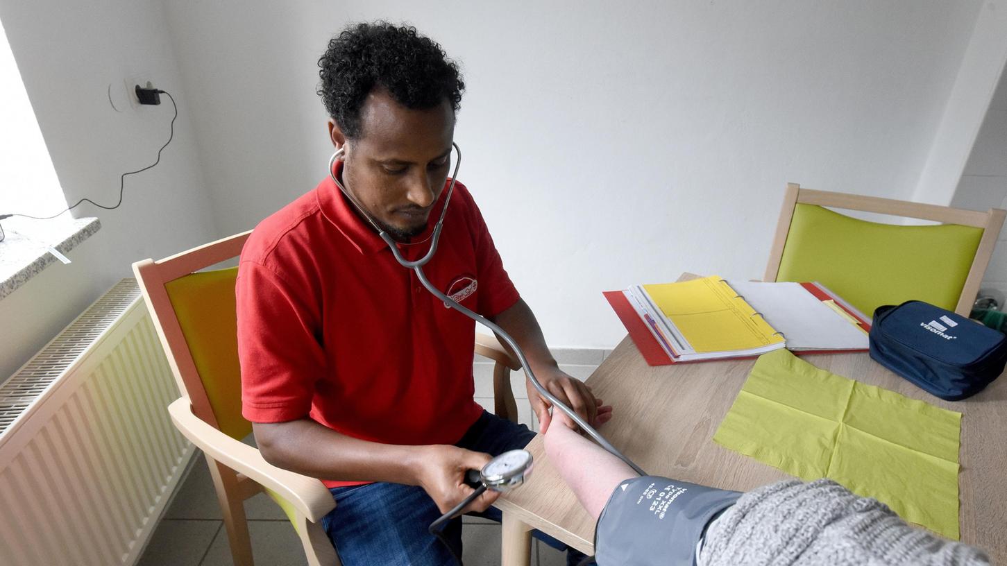 Äthiopier erlernt Pflegeberuf