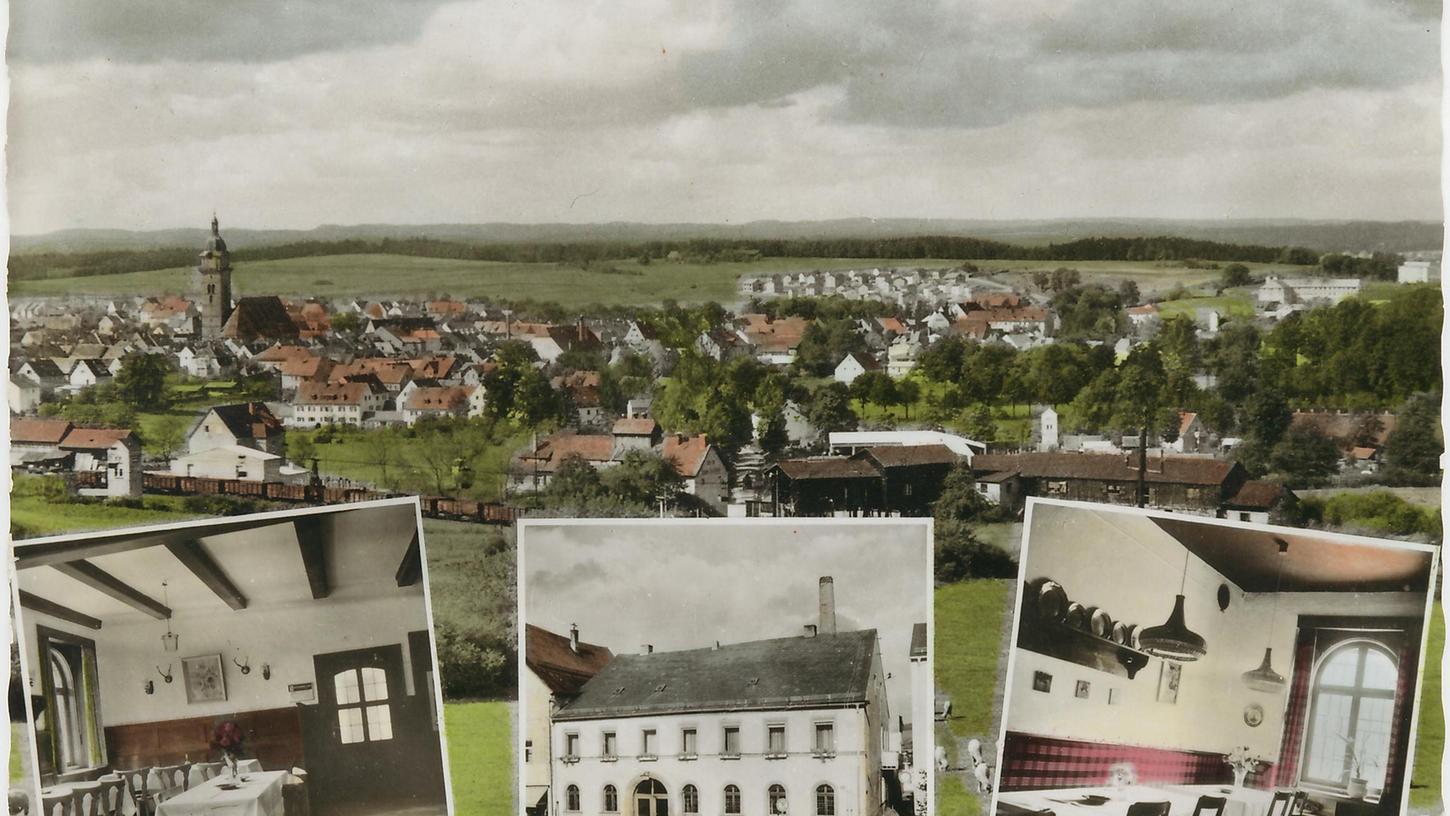 Erinnerungen werden auch auf der Karte rechts wach. Oben ein Blick auf Auerbach, auf dem noch der Erzzug am unteren Bildrand samt der Verladestation (rechts, dunkles Holzgebäude) zu sehen ist und die Anfänge des Neubaugebietes am Rosenhof (oben rechts).