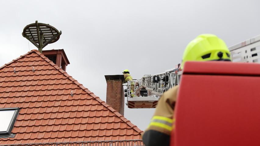 Auch in Oberasbach im Landkreis Fürth musste die Feuerwehr wegen des Sturms ausrücken.