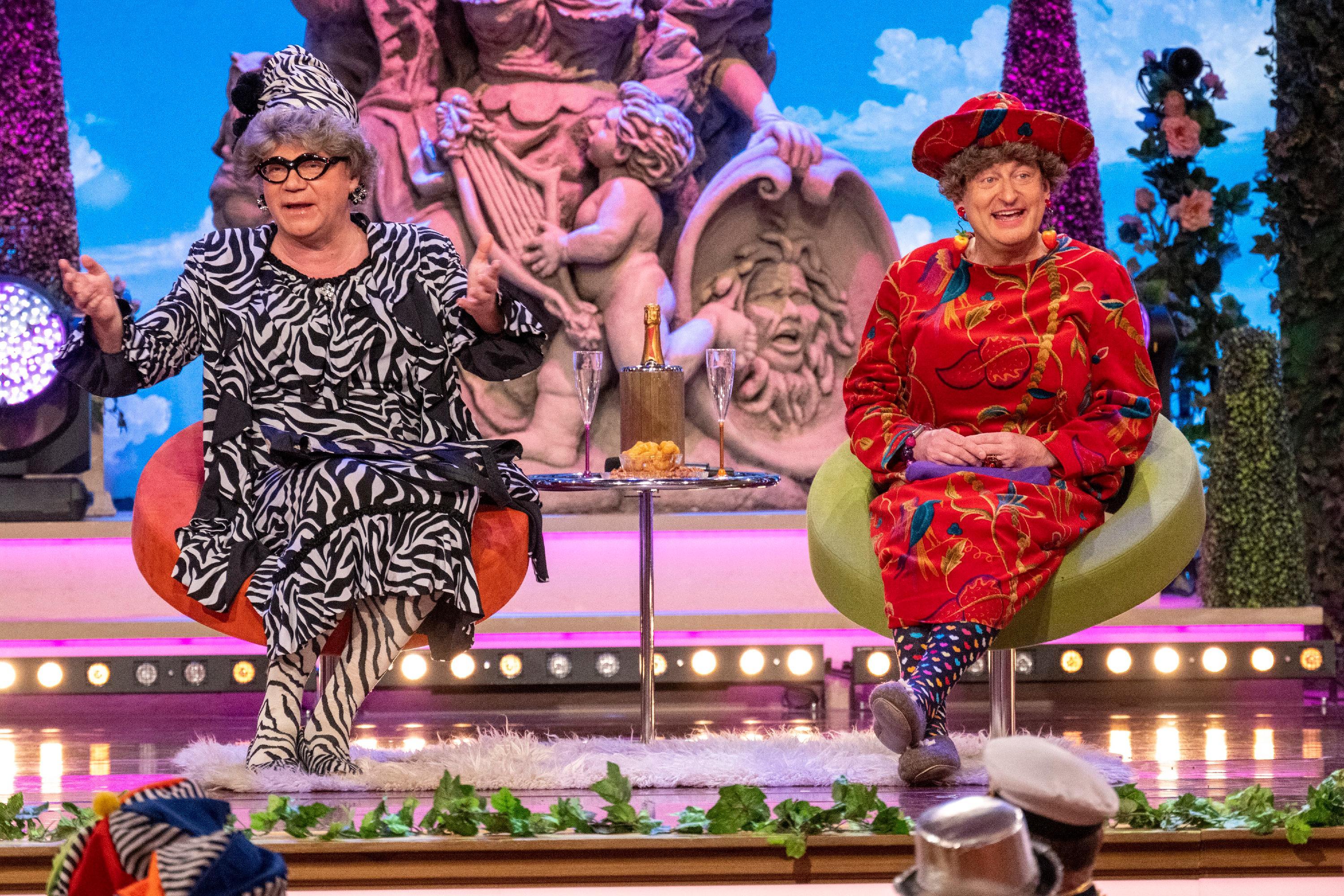 „Ungebumst derfst net ins Deader!“ „Des hasst geboostert!“  „Ach, des hasst doch immer anders, früher war’s gepudert.“ (Waltraud und Mariechen alias Martin Rassau und Volker Heißmann)  