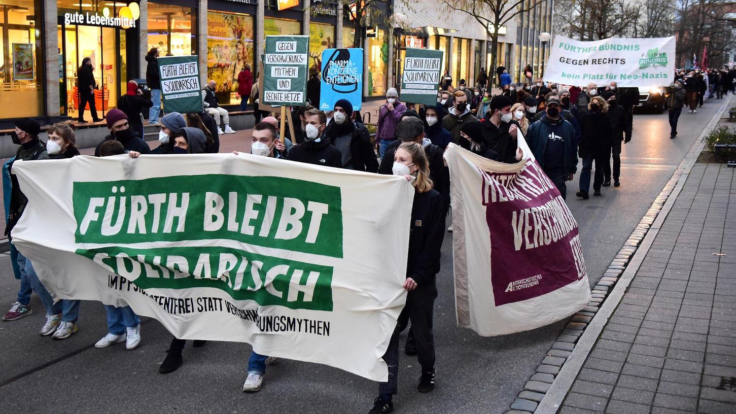 Demo in Fürth: Bündnis fordert Freigabe der Impfpatente