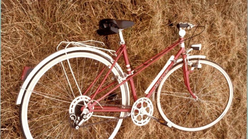 Nach dem Verschwinden des Mädchens war zunächst nur sein Fahrrad gefunden worden. Nach dem Verschwinden des Mädchens war zunächst nur sein Fahrrad gefunden worden.