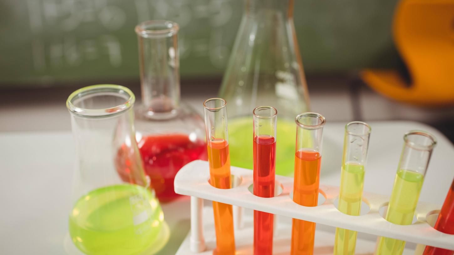 Mit verschiedenen Projekten sind die Kinder und Jugendlichen beim Regionalentscheid Mittelfranken von "Jugend forscht" und "Schüler experimentieren" an den Start gegangen. Die Siegerinnen und Sieger dürfen jetzt am Landeswettbewerb teilnehmen. (Symbolbild)
Mit verschiedenen Projekten sind die Kinder und Jugendlichen beim Regionalentscheid Mittelfranken von "Jugend forscht" und "Schüler experimentieren" an den Start gegangen. Die Siegerinnen und Sieger dürfen jetzt am Landeswettbewerb teilnehmen. (Symbolbild)