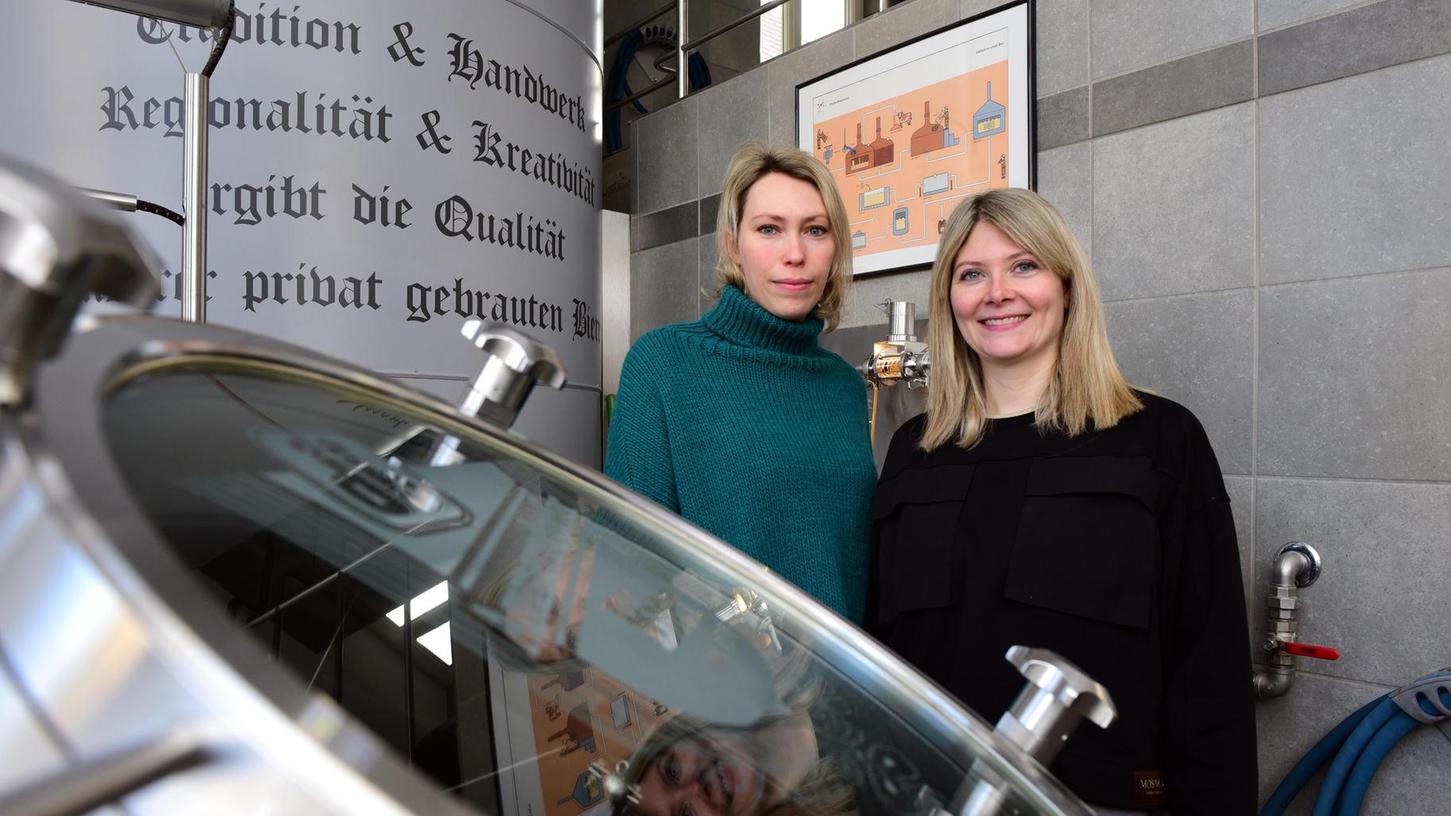 Claudia Behounek–Murmann (l.) und ihre Schwester Christine Murmann  haben 2013 die Geschäfte der Ammerndorfer Brauerei übernommen. In zehnter Generation führen sie das Familienunternehmen, das seit 1730 besteht.
