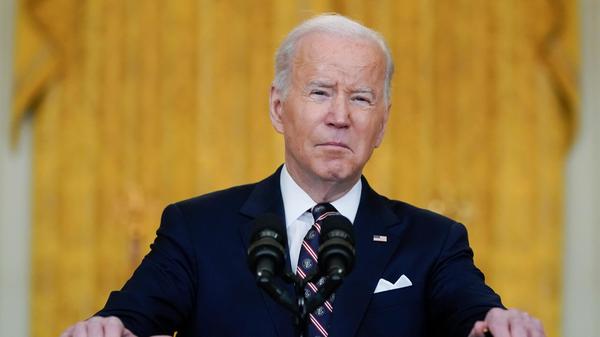"Präsident Putin hat sich für einen vorsätzlichen Krieg entschieden, der zu einem katastrophalen Verlust an Leben und zu menschlichem Leid führen wird", zitiert die Tagesschau US-Präsident Joe Biden.
