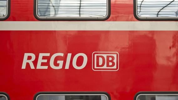 Personen auf Zugstrecke unterwegs: "Erhebliche Verzögerungen" zwischen Fürth und Bamberg