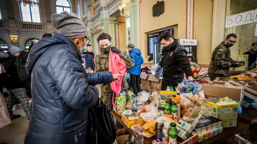 UNHCR: Weit mehr als 100.000 Menschen aus Ukraine geflüchtet