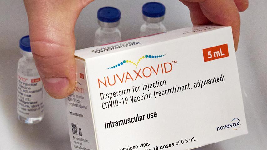 In Deutschland können nun Impfungen mit dem Impfstoff Novavax beginnen.