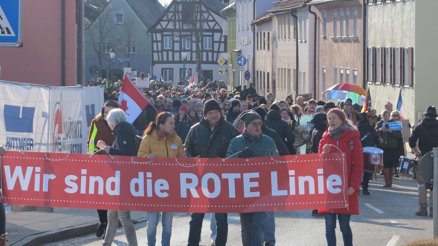 Erneut gingen die Gegner der Corona-Maßnahmen in Gunzenhausen auf die Straße.   