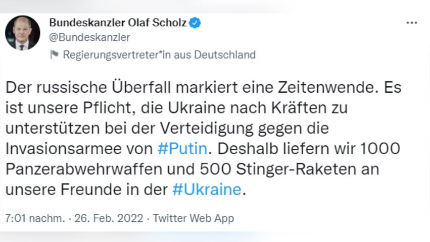 Deutschland vollzieht einen Kurswechsel in der Ukraine-Krise und rüstet die Streitkräfte des von Russland attackierten Landes nun mit schweren Waffen aus. Zwei Tage nach Kriegsbeginn entscheidet die Bundesregierung am Samstag, 1000 Panzerabwehrwaffen sowie 500 Boden-Luft-Raketen vom Typ "Stinger" aus Bundeswehrbeständen so schnell wie möglich in die Ukraine zu liefern. Außerdem wird den Nato-Partnern Niederlande und Estland die Lieferung von Waffen an die Ukraine genehmigt, die aus deutscher Produktion oder DDR-Beständen stammen. Zuvor hatte die Bundesregierung die Lieferung tödlicher Waffen in die Ukraine mit der Begründung abgelehnt, dass es sich um ein Krisengebiet handelt.