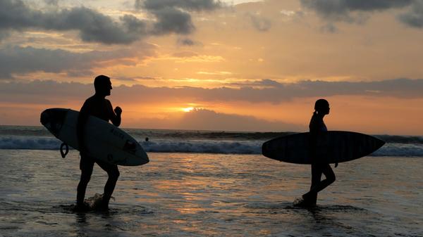 Surfer auf Bali