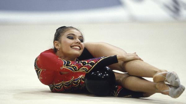 Allerdings soll Putin bereits seit 2008 mit der 31 Jahre jüngeren russischen Olympionikin Alina Kabajewa liiert sein. Die beiden sollen auch mehrere Kinder gemeinsam haben. Im Kreml werden entsprechende Medienberichte allerdings dementiert oder sogar zensiert. Nachdem eine Zeitung über die Beziehung berichtet hatte, wurde deren Betrieb wenig später eingestellt und der verantwortliche Journalist von Unbekannten verprügelt. In der Öffentlichkeit tritt Putin stets ohne weibliche Begleitung auf.