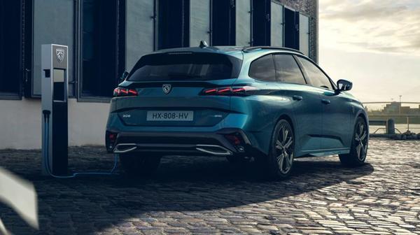 PEUGEOT_308SWPHEV_2106STYP_012.jpg