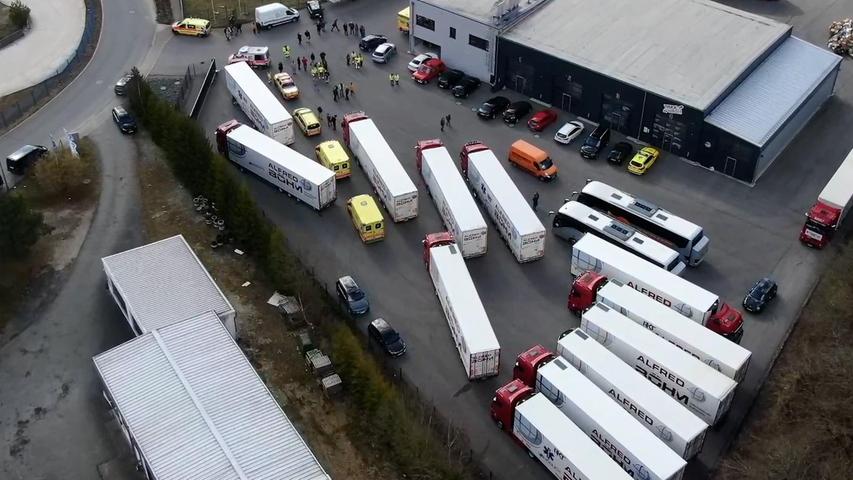 Anschließend sollen die Reisebusse Flüchtlinge nach Deutschland bringen.