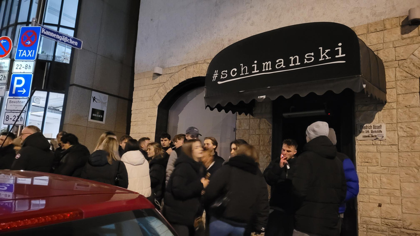 Schon in der Nacht auf Freitag hat der Club Schimanski Wiedereröffnung gefeiert.
