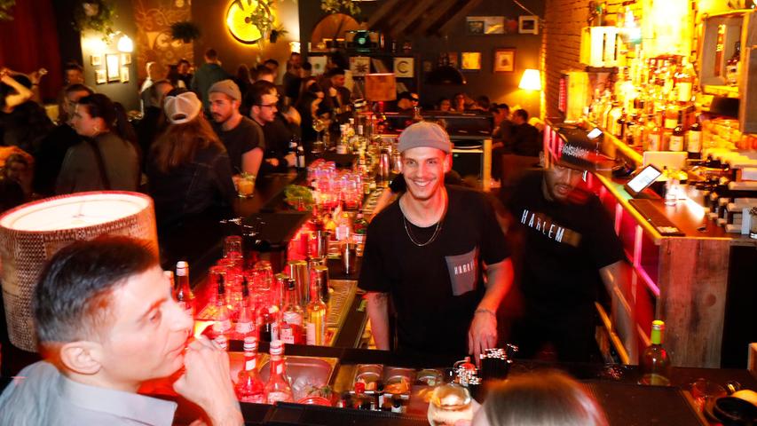 In der Luitpoldstraße öffnete die Harlėm Bar am Freitag erstmals nach “vier Monaten Abstinenz”, wie die Betreiber auf Facebook schreiben. 