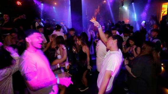 Clubs und Bars feiern Wiedereröffnung: Das war die erste Partynacht in Nürnberg