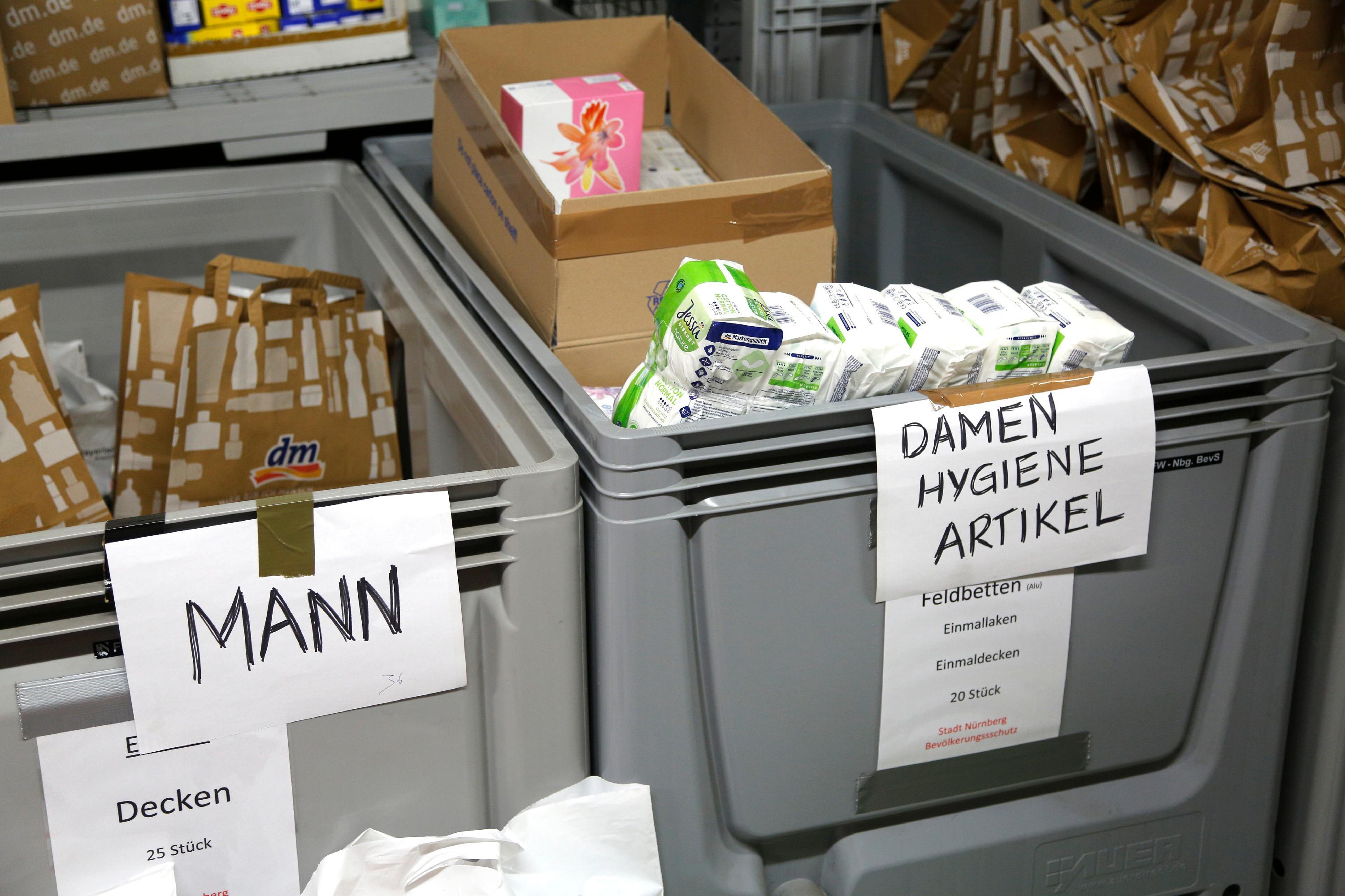 Die ersten Geflüchteten kamen am Sonntagmorgen um 5.55 Uhr an. Für Hygieneartikel wurde bereits im Vorfeld gesorgt.