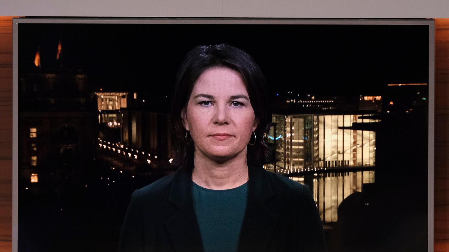 Außenministerin Annalena Baerbock wurde in der Sendung "Anne Will" der ARD zum Thema "Krieg gegen die Ukraine - wie weit wird Putin gehen?" zugeschaltet. Außenministerin Annalena Baerbock wurde in der Sendung "Anne Will" der ARD zum Thema "Krieg gegen die Ukraine - wie weit wird Putin gehen?" zugeschaltet.
