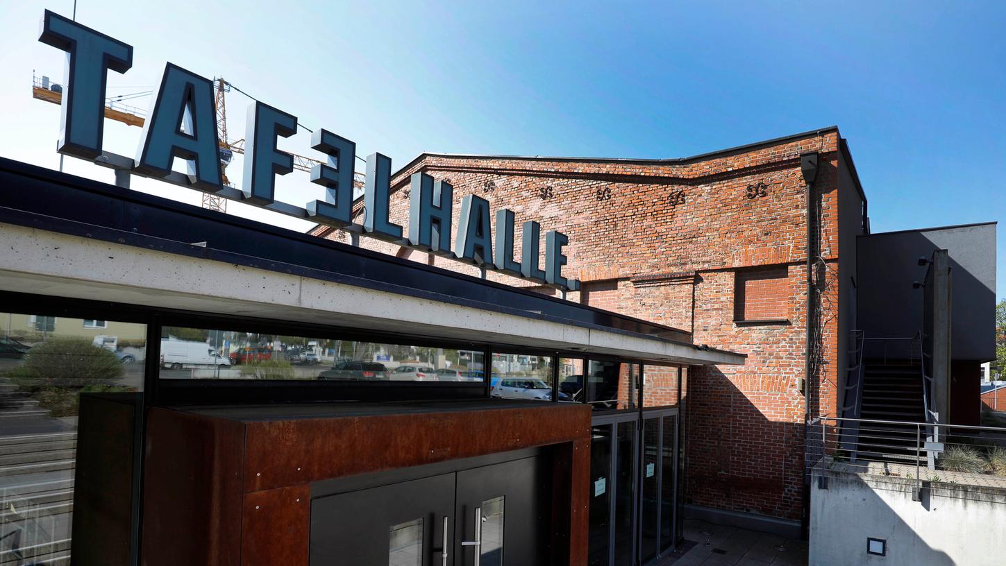 Ein Veranstaltungsort für die freie Szene vor allem im Bereich Tanz ist die Nürnberger Tafelhalle. Ein Veranstaltungsort für die freie Szene vor allem im Bereich Tanz ist die Nürnberger Tafelhalle.