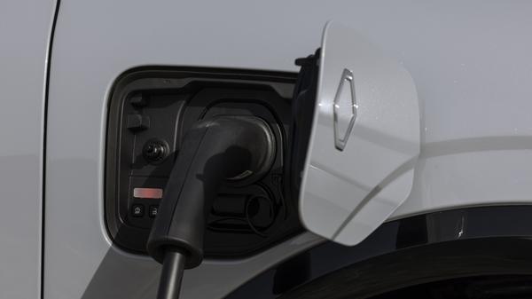 Die Lösung "optimum charge" (Serie im 218-PS-Topmodell) erweitert die Schnelllade-Fähigkeit auf bis zu 130 kW.