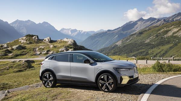 Preislich startet der Mégane E-Tech Electric bei 35.200 Euro. Abzugsfähig ist der Umweltbonus in Höhe von 9570 Euro brutto.