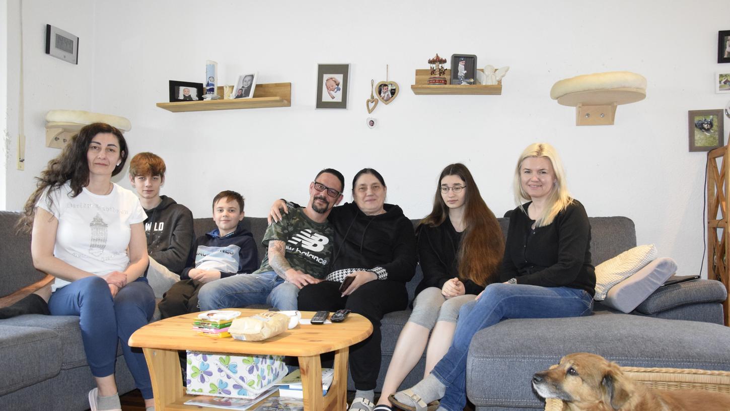 FCN-Fans holen Kriegsflüchtlinge nach Burgthann: Wer hat eine Unterkunft?