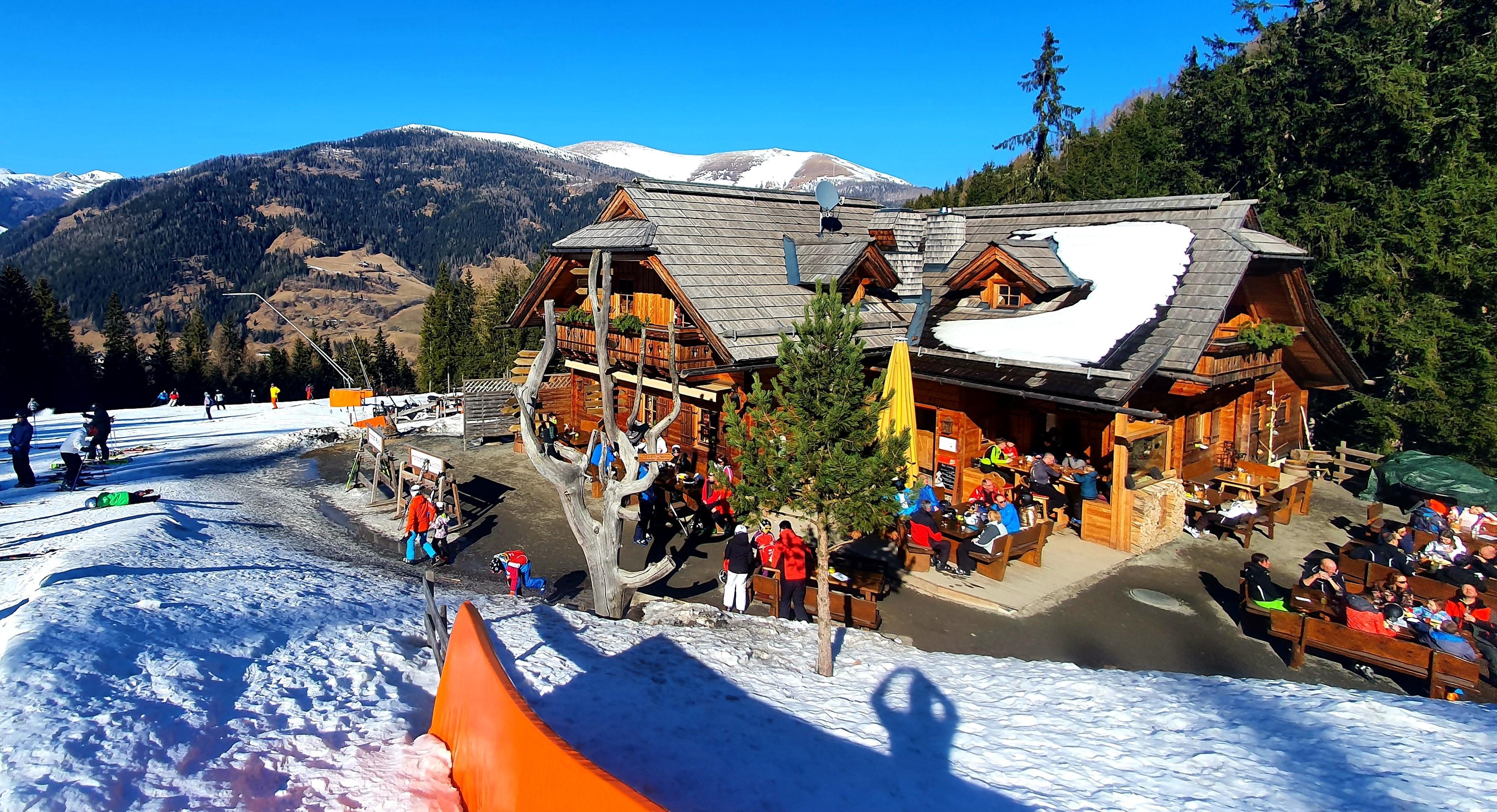 Die Unterwirt-Hütte an der Maibrunnen-Abfahrt ist eine der urigsten im Skigebiet. 