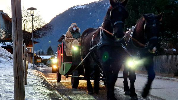 Der Wirt vom Trattlerhof bietet auch Pferdekutschenfahrten durchs Zentrum von Bad Kleinkirchheim an.