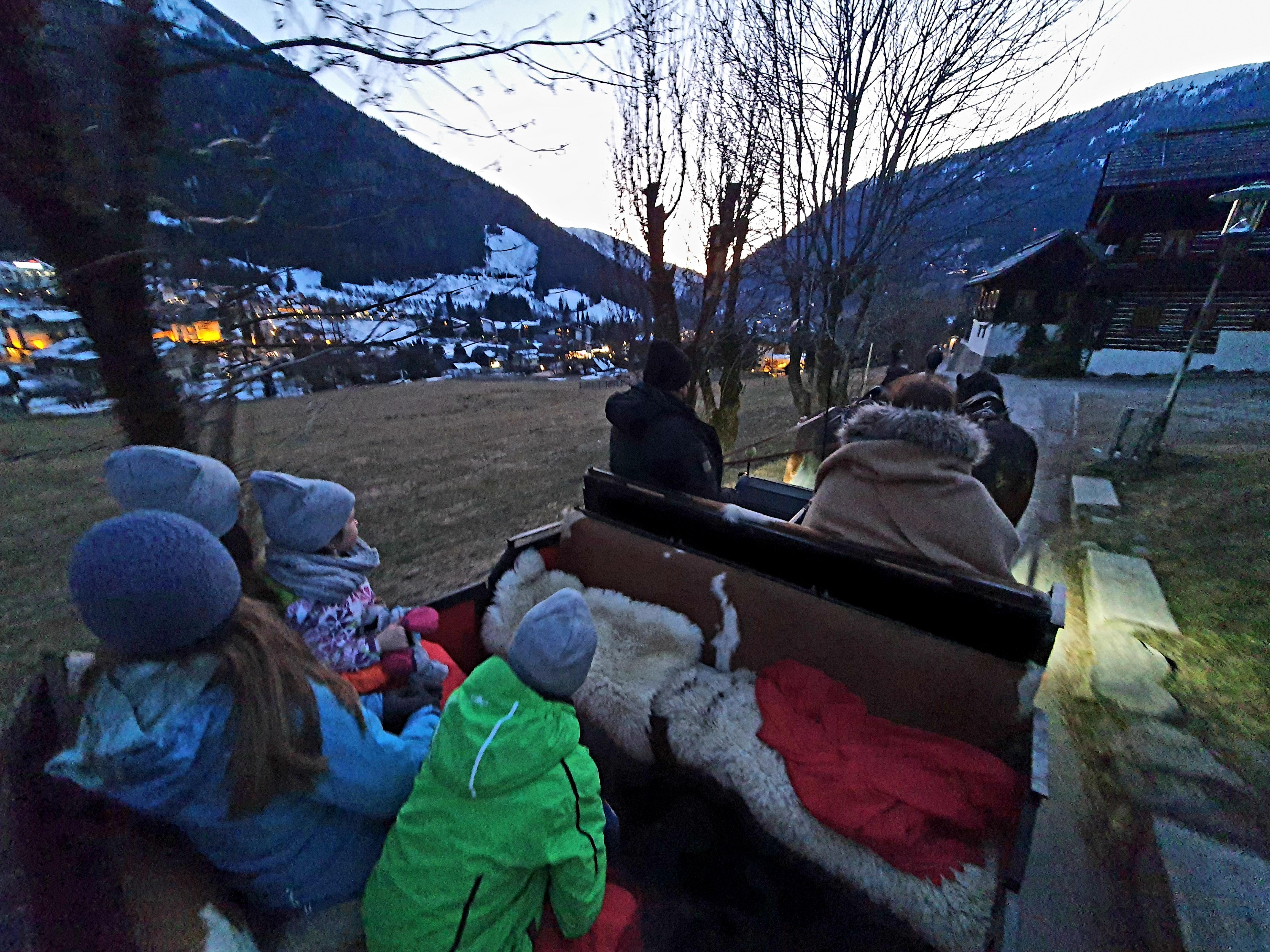 Der Wirt vom Trattlerhof bietet auch Pferdekutschenfahrten durchs Zentrum von Bad Kleinkirchheim an. 