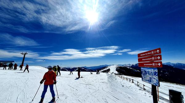 Auch hier ein fantastischer Blick über die Berge bis weit nach Slowenien und Italien.