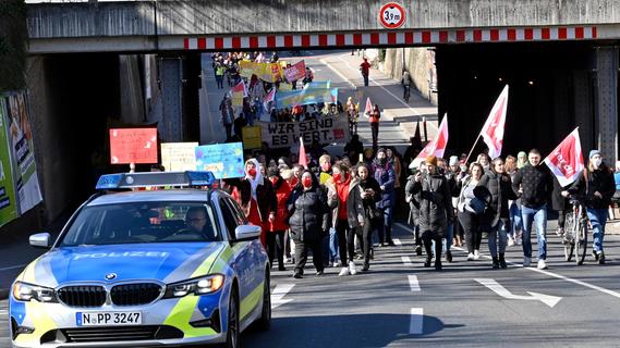 Mehr Geld, Arbeitsentlastung: Dafür demonstrierten Erzieherinnen und Sozialarbeiter in Erlangen