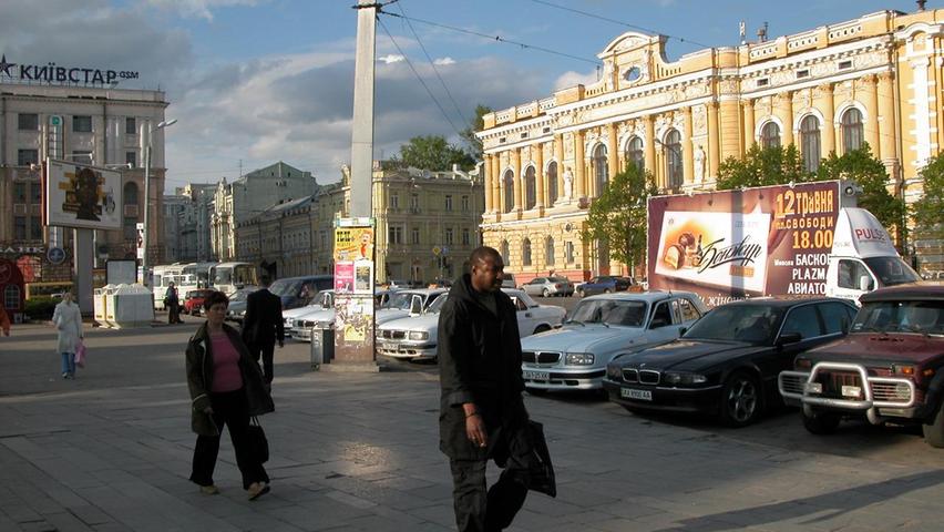 Charkiw ist reich an weiten Straßen und großen Plätzen.