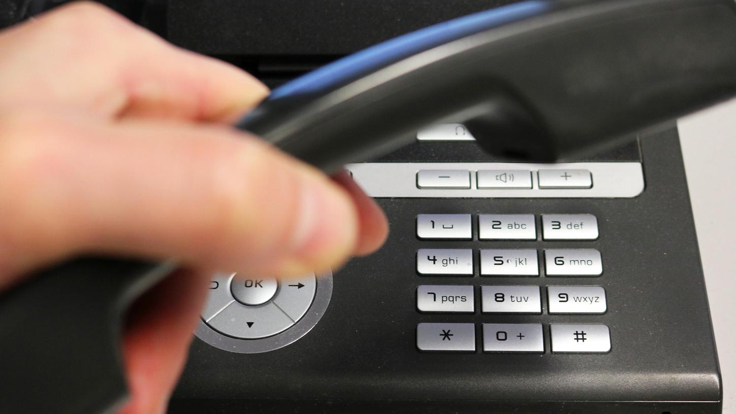 "Vishing" bezeichnet Betrugsversuche per Telefon. Immer öfter werden dabei die Rufnummern technisch manipuliert.