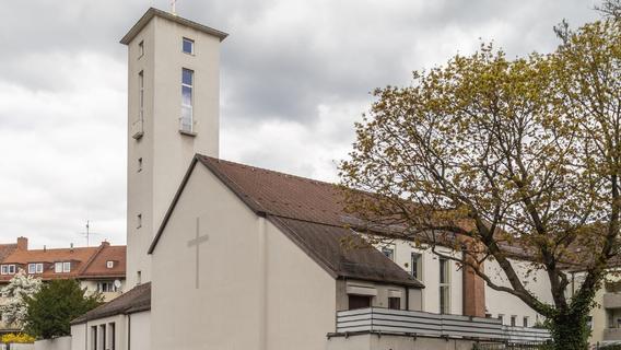 Architektur mit Gewicht: Diese Kirche in Wöhrd, die jeder vom Vorbeifahren kennt
