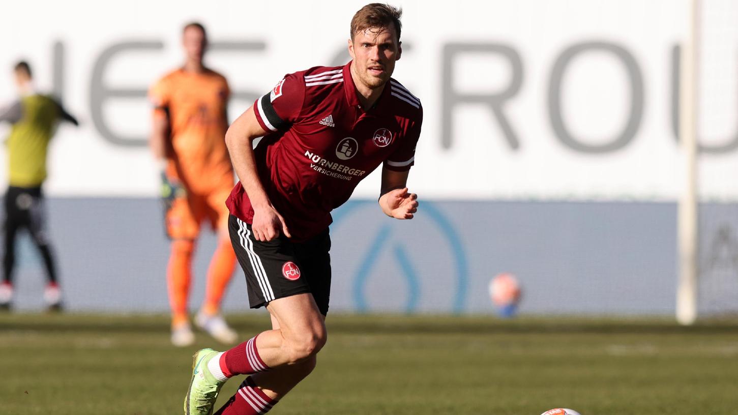 Mehr Verantwortung im Spiel mit dem Ball: Asger Sörensen macht Fortschritte.
Mehr Verantwortung im Spiel mit dem Ball: Asger Sörensen macht Fortschritte.
