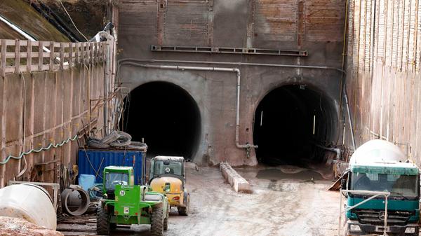 Der zweigleisige Tunnel von der bisherigen Endstation Großreuth zur künftigen Nachbarhaltestelle Kleinreuth bei Schweinau ist etwa 356 Meter lang.