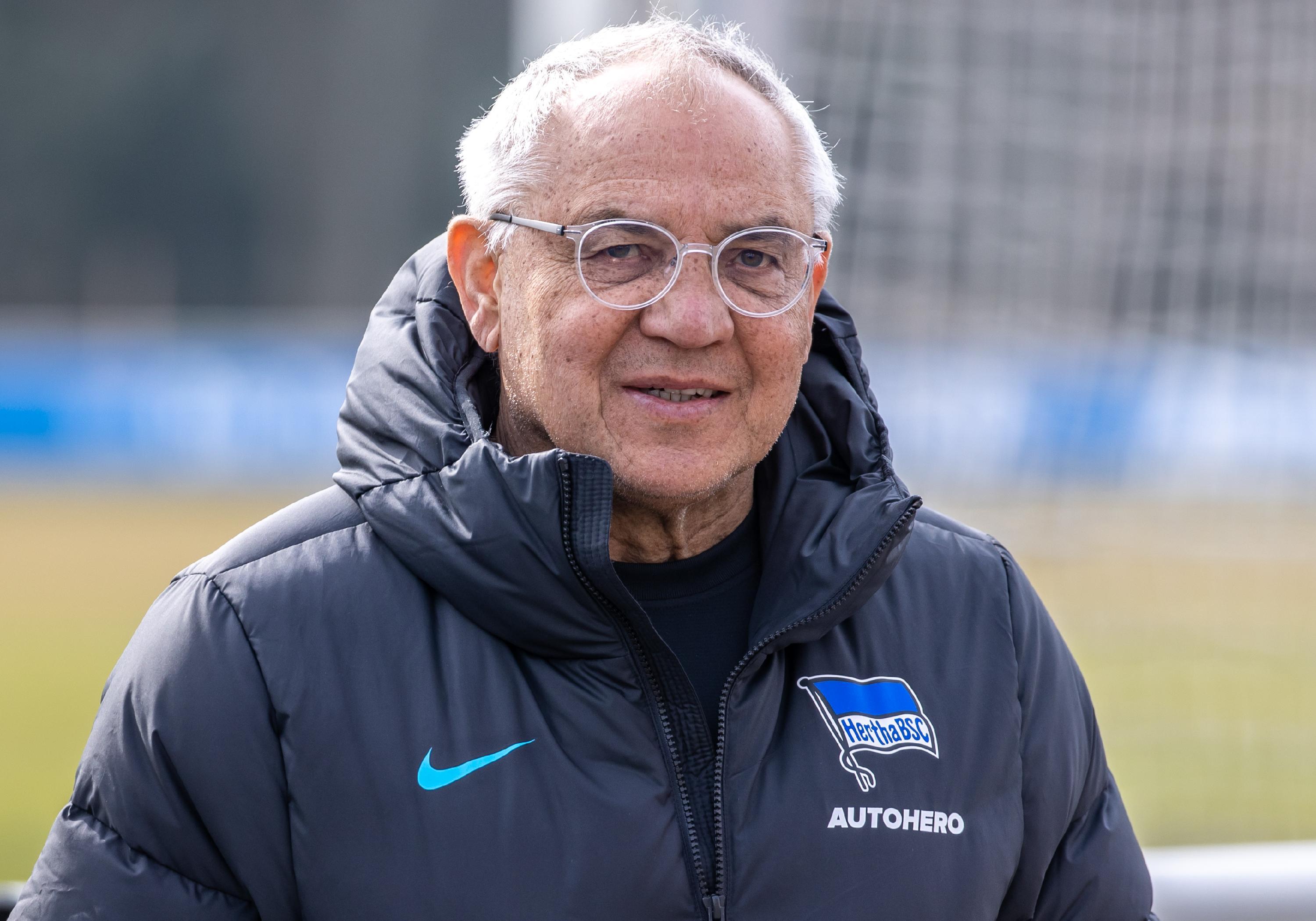 Da ist er wieder: Fußball-Bundesligist Hertha BSC überraschte mit der Auswahl des neuen Cheftrainers. Der gute alte Felix Magath ist zurück. Er soll die Berliner vor dem Abstieg retten. Magath führte einst den 1.FC Nürnberg zurück in die Bundesliga und später den FC Bayern (zweimal) und den VfL Wolfsburg zur deutschen Meisterschaft. Zuletzt hatte er in China und für den Drittligisten Würzburg gearbeitet. Seine Premiere auf der Hertha-Bank fiel allerdings aus. "Quälix" infizierte sich, kaum in der Hauptstadt angekommen, mit dem Corona-Virus.